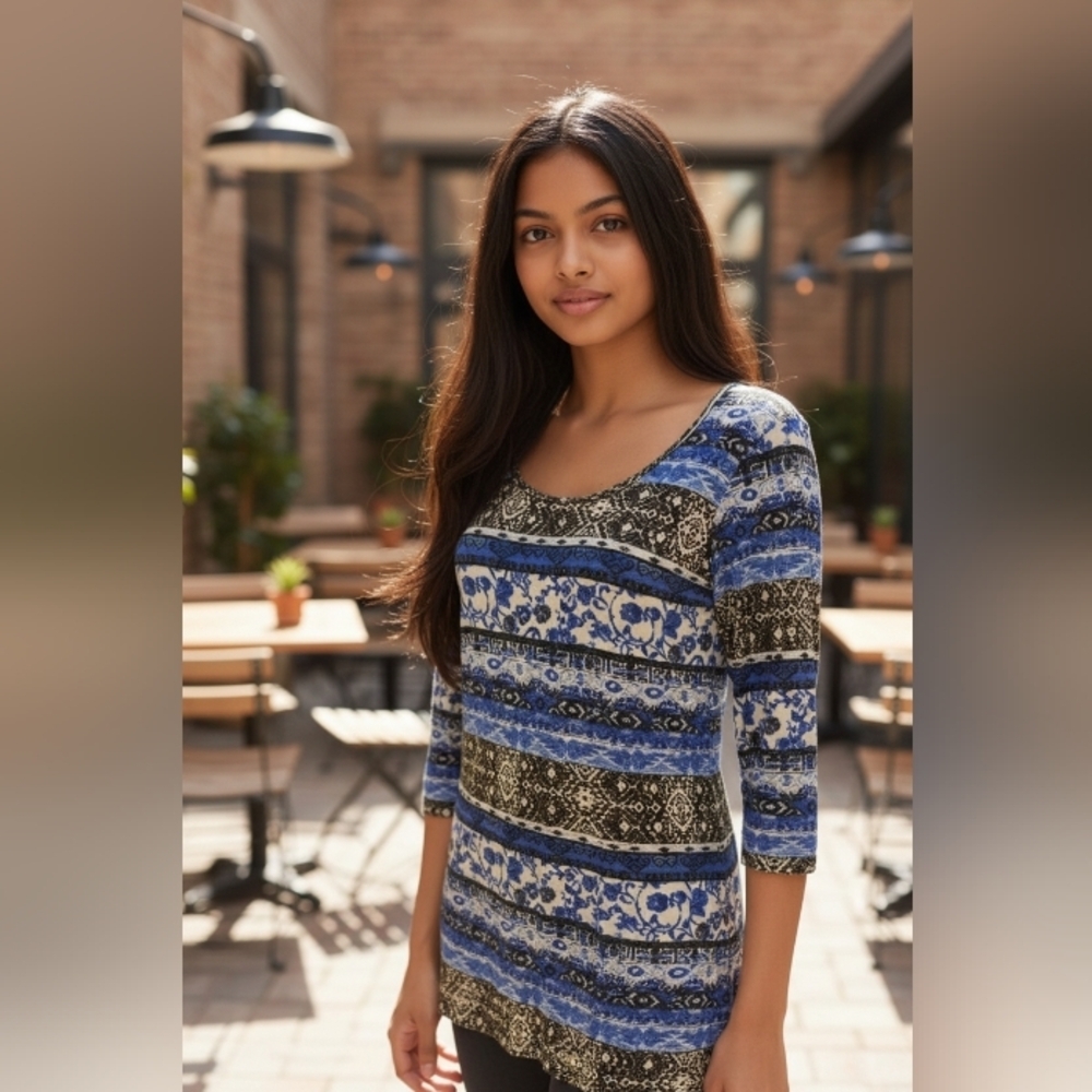 Jody Blue White Patterned Top Size XL